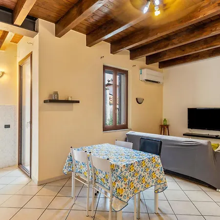 House Fh Apartment